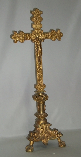 Garniture d'autel : croix et 4 chandeliers d'autel