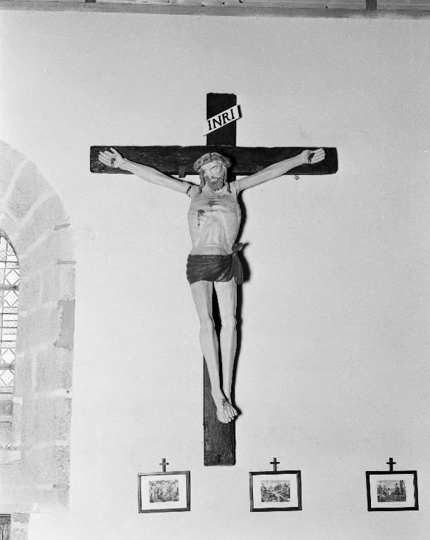 Christ en croix, ancien prieuré de Lochrist an Izelvet (Plounévez-Lochrist)