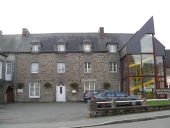 Ancienne mairie-école, rue Bienheureuse Thérèse Fantou (Miniac-Morvan)