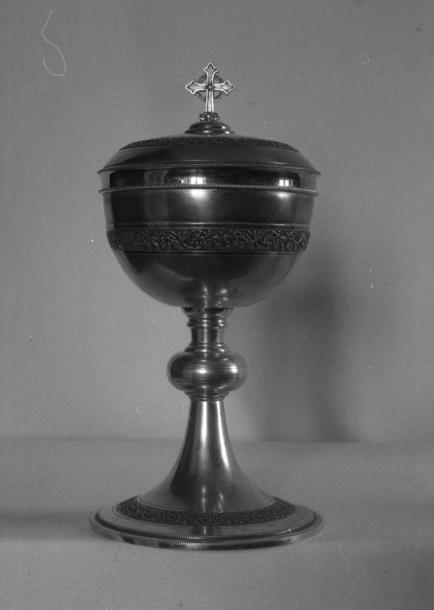 Ciboire, église paroissiale Saint-Pierre, Saint-Paul (Malguénac)