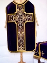 Ornement violet 2 : chasuble, étole, voile de calice