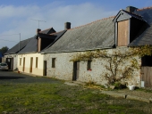 Alignement de quatre logis, la Brillardière (Eancé)