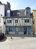 Maison, 12 place Cabello (Vannes)
