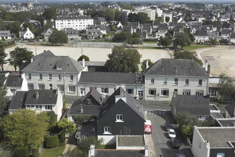École maternelle, école primaire de la Madeleine, puis Calmette, 9 avenue Jean-Marie Bécel (Vannes)