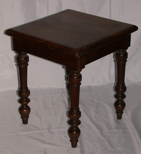 Série 1 de 4 tabourets d'église