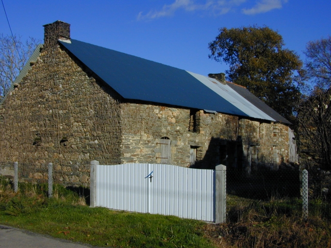Alignement de maisons, la Glonnais (Pipriac)