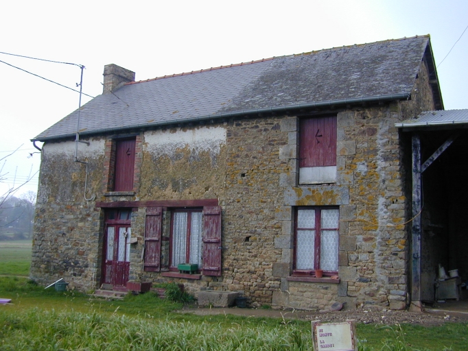 1ère ferme, les Champs Blancs (Montreuil-sur-Ille)