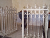 Clôture des fonts baptismaux ; fonts baptismaux