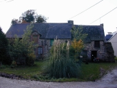 Alignement de logis, Belleperche (Sixt-sur-Aff)