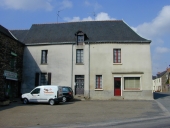 Maison à boutique, 5, 7 rue de la Libération (Renac)