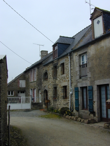 Alignement de maisons, la Ville ès Bray (Pleurtuit)