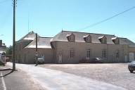 École primaire, actuellement centre culturel, 5, 7 rue Jean-Louis Guérin (Livré-sur-Changeon)