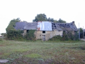 Alignement de maisons, la Cornais (Lieuron)