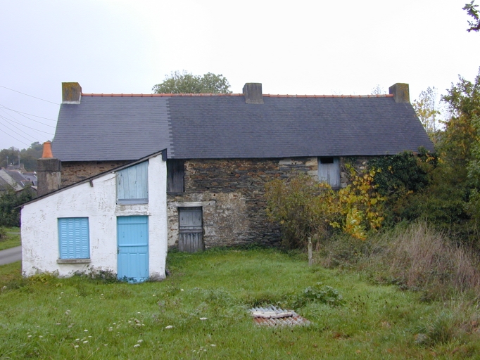 Alignement de deux maisons, la Chapelle de Gavrain (Renac)