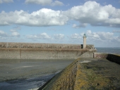 Quais et cales du port de la commune de Binic (fusionnée en Binic-Etables-sur-Mer en 2016)