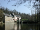 Les moulins et magasins de commerce sur la commune de Nouvoitou