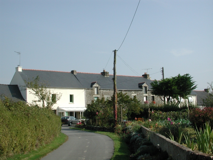 Alignement de maisons, le Haut de Prain (Sainte-Marie)
