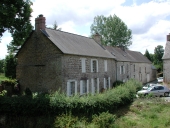 Alignement de maisons, le Gué (Paimpont)