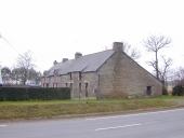 Alignement de deux maisons et une ferme, la Croix Coignard (Pipriac)