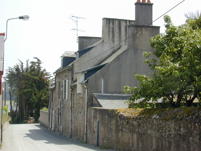 Maison dite l'Enclos, 21 rue de Dinard ; 2 passage Piqueriotte (La Richardais)