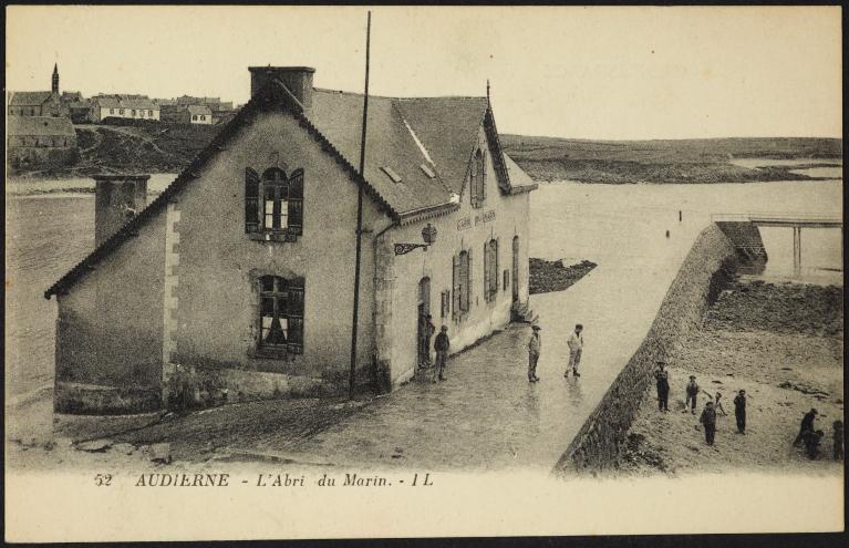 Abri du Marin puis maison, anse des Capucins (Audierne)