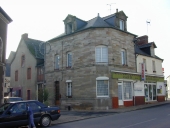 Maison, 3 place de la Mairie ; rue Duguesclin (Pipriac)