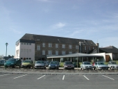 École secondaire, collège Saint-Joseph, 9 rue de la Cour aux Cointres (Tinténiac)