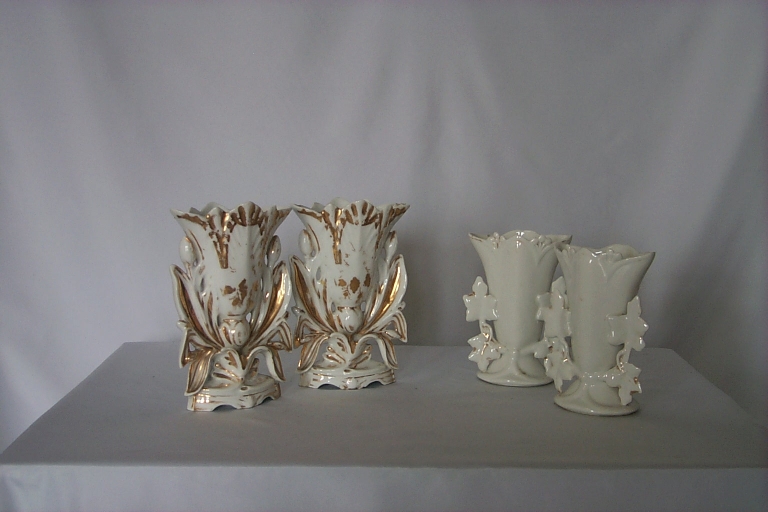 Ensemble de 16 vases d'autel