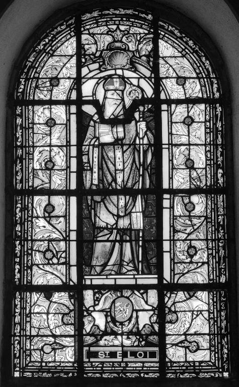 Ensemble de deux verrières à personnages de la baie 7 : Saint Éloi, et de la baie 8 : Sainte Marguerite d'Antioche, église paroissiale Saint-Pierre (Plougar)