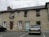 Maison, 6-8 place Poulain (Saint-Germain-sur-Ille)