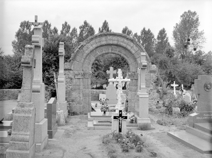 Prieuré, église paroissiale Saint-Pierre, Saint-Paul (Marcillé Raoul)