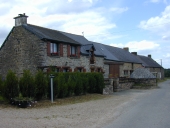 Alignement de six maisons, le Baud (Plélan-le-Grand)