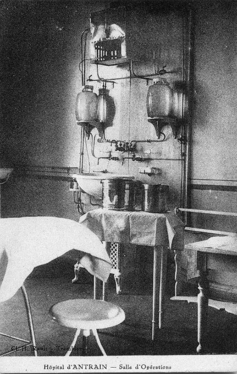 Hôpital, 9 rue de Fougères (Antrain fusionnée en Val-Couesnon en 2019)