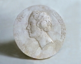 Bas-relief : Portrait de Béatrice M. Steward