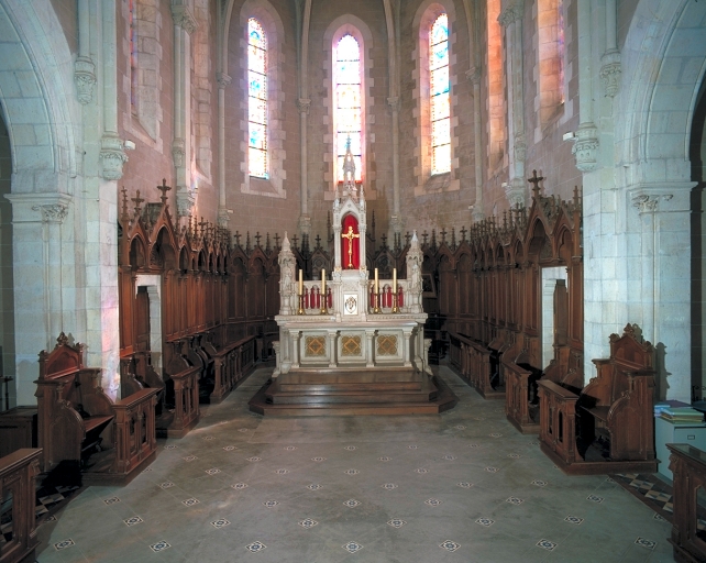 Ensemble de 10 stalles, lambris de revêtement, bancs de choeur (décor d'architecture)