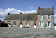 Les écoles et mairie sur la commune de Morieux (fusionnée en Lamballe-Armor en 2019)