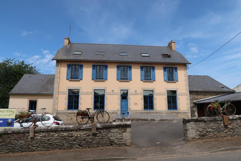 Ecole, rue Paul Féval, rue des Minières (Saint-Thélo)