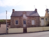Maison, rue du Menhir (Guénin)