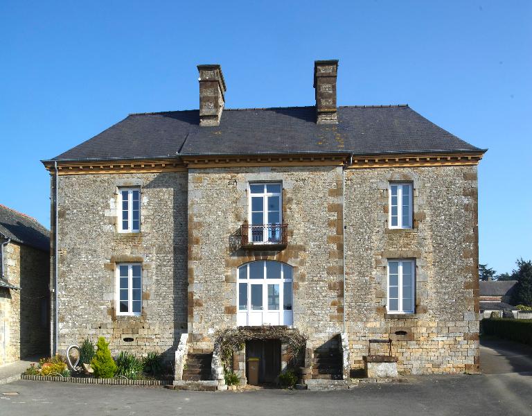 Ecole, ruelle de l'Organtine (Tremblay fusionnée en Val-Couesnon en 2019)