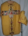 Ornement doré 1 : chasuble, voile de calice