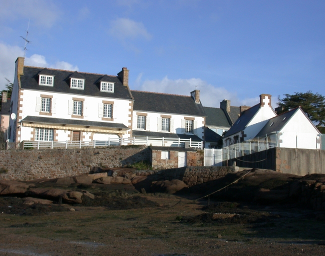 Maison (à droite), Ploumanac'h, 89 chemin de la Pointe (Perros-Guirec)