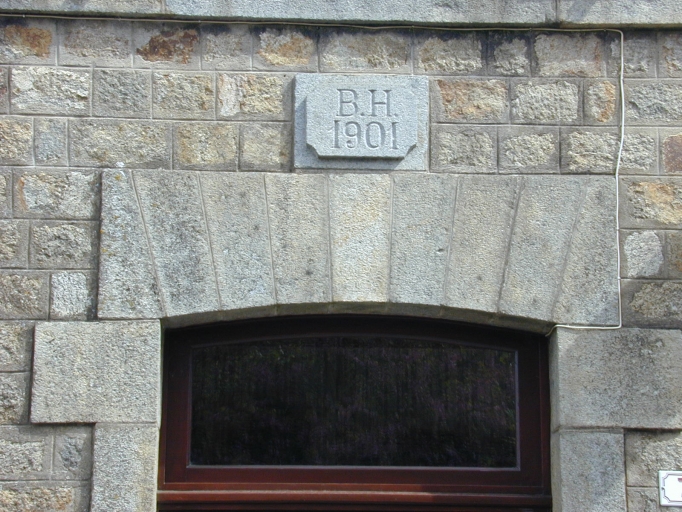 Maison, 7 place de l'Eglise (Feins)