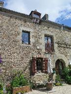 Les pigeonniers en façades sur les maisons de Plouër-sur-Rance