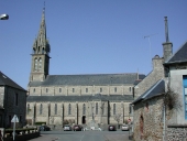 Eglise paroissiale Saint-Pierre et Saint-Paul, place du 8 mai 1945 (Planguenoual fusionnée en Lamballe-Armor en 2019)