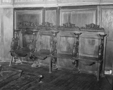 Ensemble de huit stalles