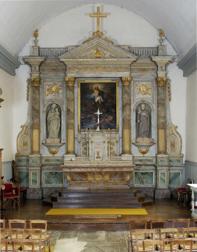 Ensemble du maître-autel : autel, tabernacle, retable, 2 gradins d'autel, 3 degrés d'autel