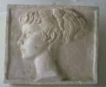 Demi-relief : Portrait de femme de profil