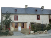 Maison, place de l'Eglise (La Baussaine)