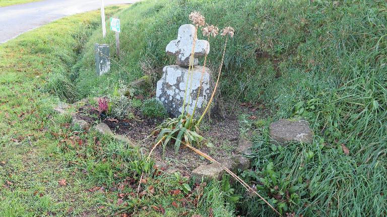 Croix dite de "Tachen Frost" (Plufur)