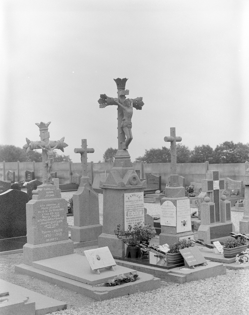 Les monuments sépulcraux sur la commune de Maël-Pestivien
